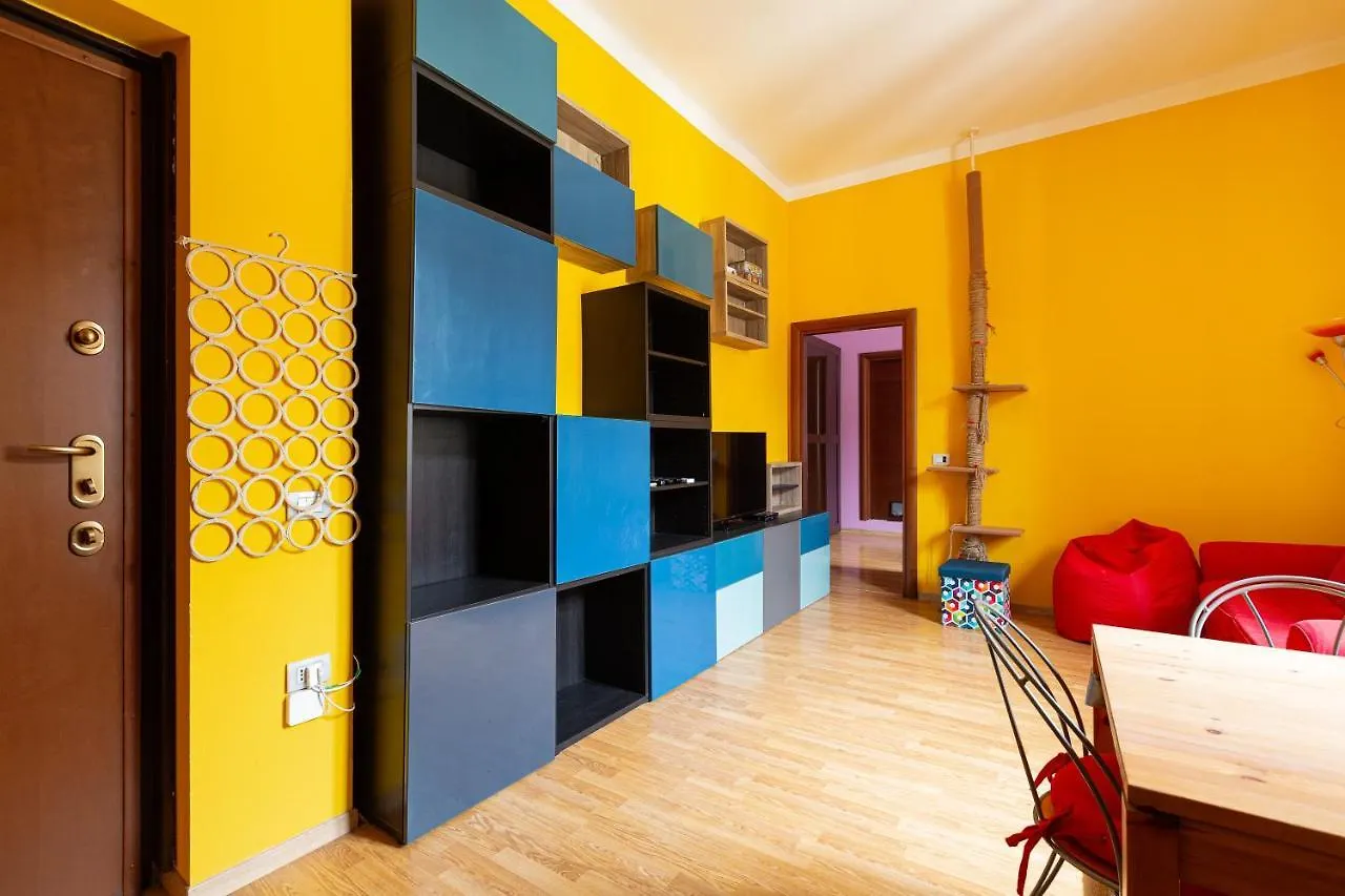 Milano Viale Umbria Colorful Apartment