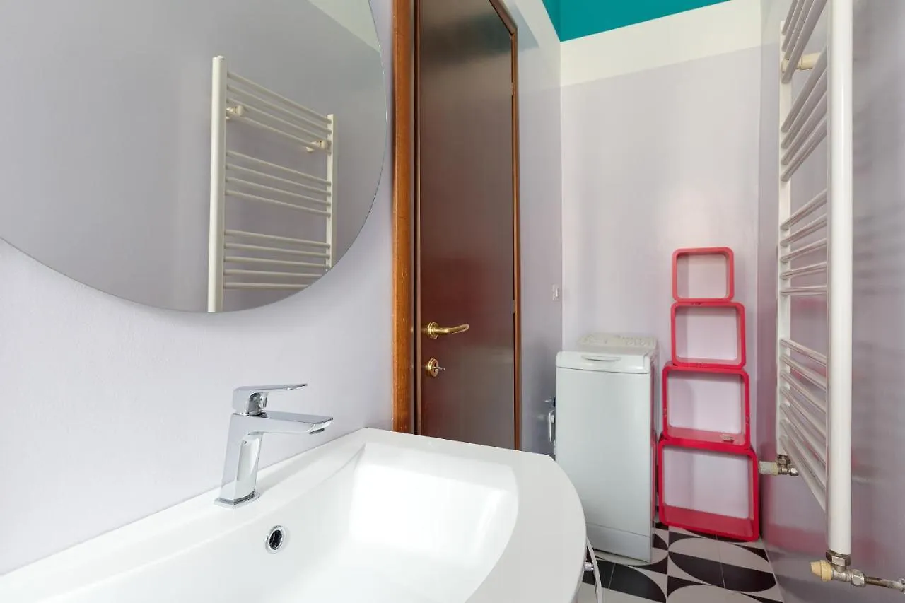 Milano Viale Umbria Colorful Apartment