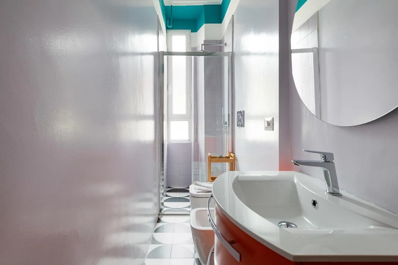Milano Viale Umbria Colorful Apartment 0*, Milan