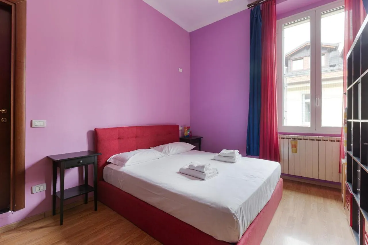 Milano Viale Umbria Colorful Apartment  Milan