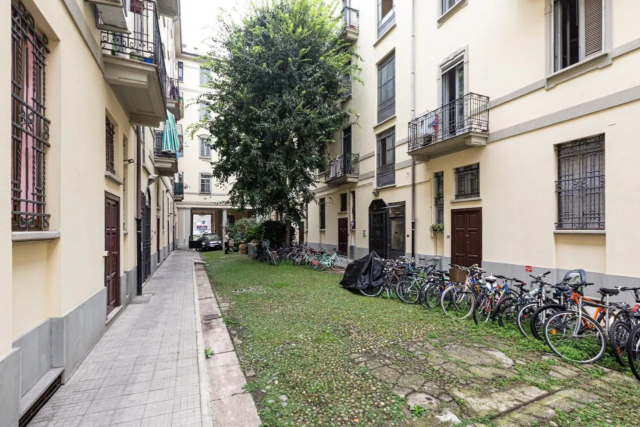 Milano Viale Umbria Colorful Apartment 0*, Milan