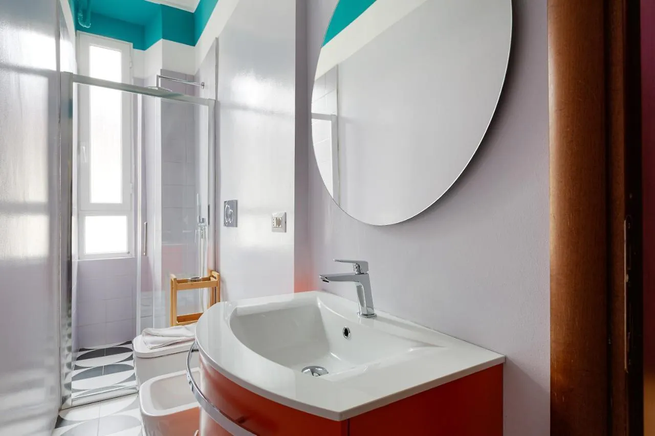 Milano Viale Umbria Colorful Apartment
