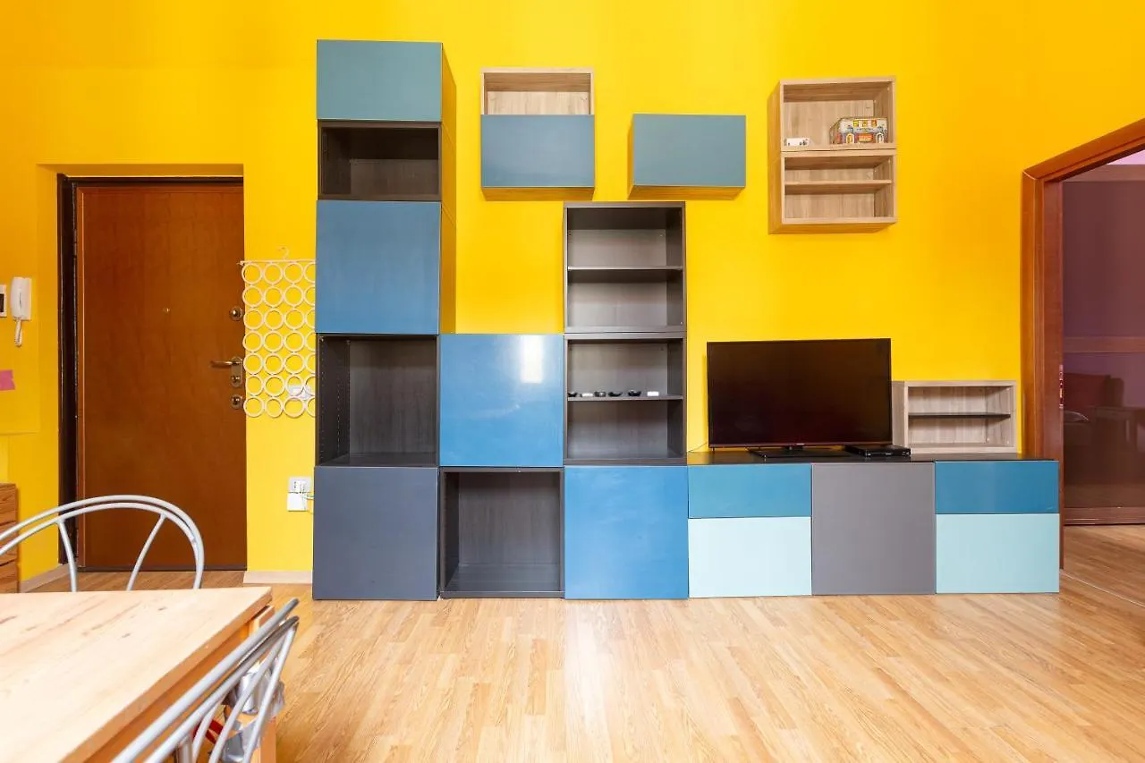Milano Viale Umbria Colorful Apartment 0*,  Italien